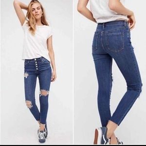 FREE PEOPLE DISTRESSED SKINNY BUTTON FRONT JEANS 28